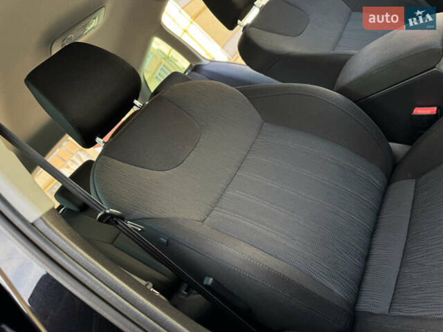 Чорний Шкода Октавія, об'ємом двигуна 2 л та пробігом 218 тис. км за 15299 $, фото 130 на Automoto.ua