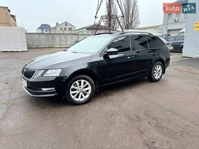 Черный Шкода Октавия, объемом двигателя 1.8 л и пробегом 225 тыс. км за 16000 $, фото 3 на Automoto.ua