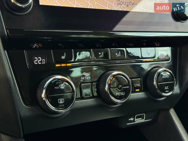 Чорний Шкода Октавія, об'ємом двигуна 2 л та пробігом 218 тис. км за 15299 $, фото 117 на Automoto.ua