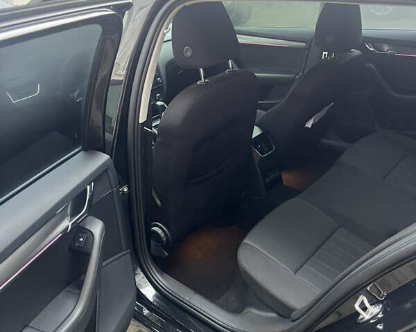 Черный Шкода Октавия, объемом двигателя 1.97 л и пробегом 130 тыс. км за 17500 $, фото 7 на Automoto.ua