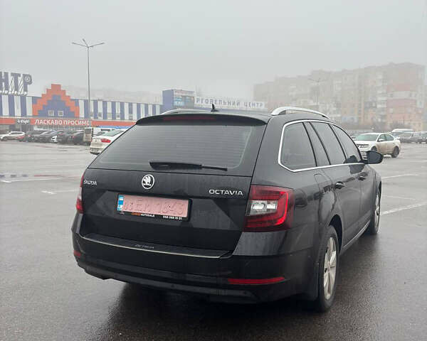 Черный Шкода Октавия, объемом двигателя 2 л и пробегом 159 тыс. км за 17900 $, фото 6 на Automoto.ua