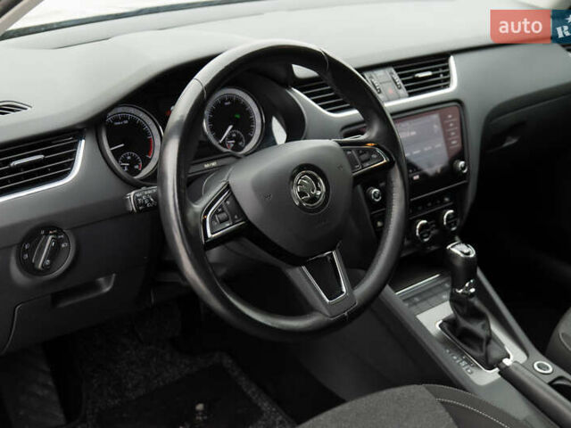 Черный Шкода Октавия, объемом двигателя 1.97 л и пробегом 200 тыс. км за 16800 $, фото 9 на Automoto.ua