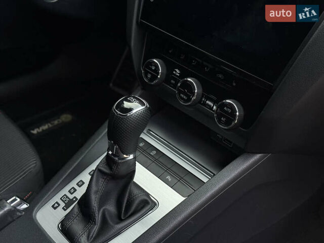 Черный Шкода Октавия, объемом двигателя 1.6 л и пробегом 189 тыс. км за 18900 $, фото 8 на Automoto.ua