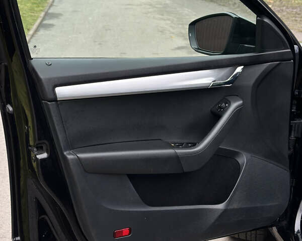 Черный Шкода Октавия, объемом двигателя 1.6 л и пробегом 204 тыс. км за 15200 $, фото 19 на Automoto.ua