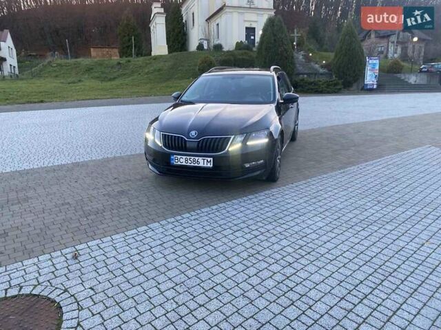 Черный Шкода Октавия, объемом двигателя 2 л и пробегом 195 тыс. км за 17400 $, фото 5 на Automoto.ua