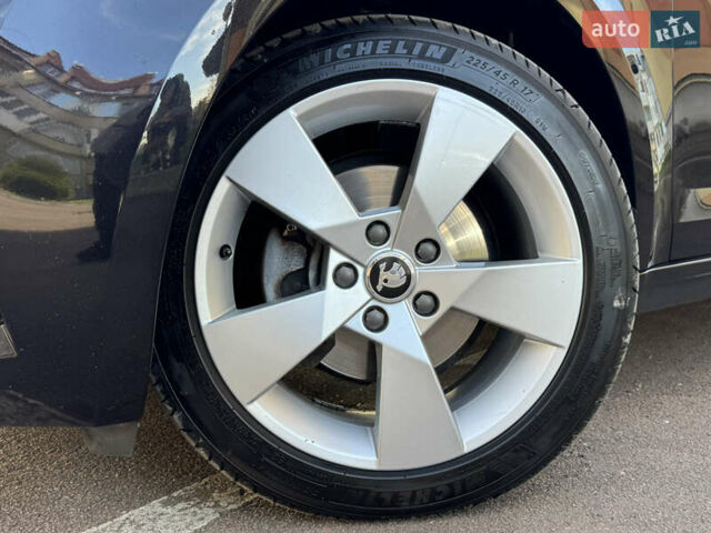 Чорний Шкода Октавія, об'ємом двигуна 2 л та пробігом 218 тис. км за 15299 $, фото 10 на Automoto.ua