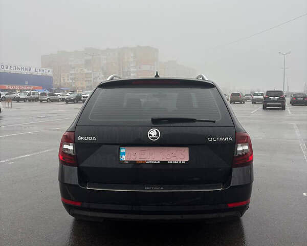 Черный Шкода Октавия, объемом двигателя 2 л и пробегом 159 тыс. км за 17900 $, фото 5 на Automoto.ua