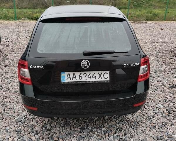 Черный Шкода Октавия, объемом двигателя 1.6 л и пробегом 220 тыс. км за 12350 $, фото 6 на Automoto.ua