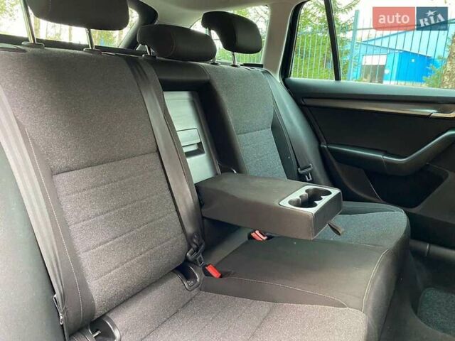 Чорний Шкода Октавія, об'ємом двигуна 1.97 л та пробігом 215 тис. км за 17500 $, фото 26 на Automoto.ua