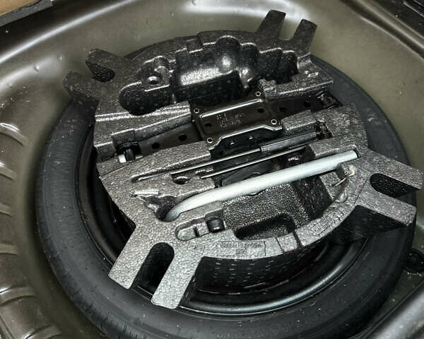 Черный Шкода Октавия, объемом двигателя 1.6 л и пробегом 204 тыс. км за 15200 $, фото 27 на Automoto.ua