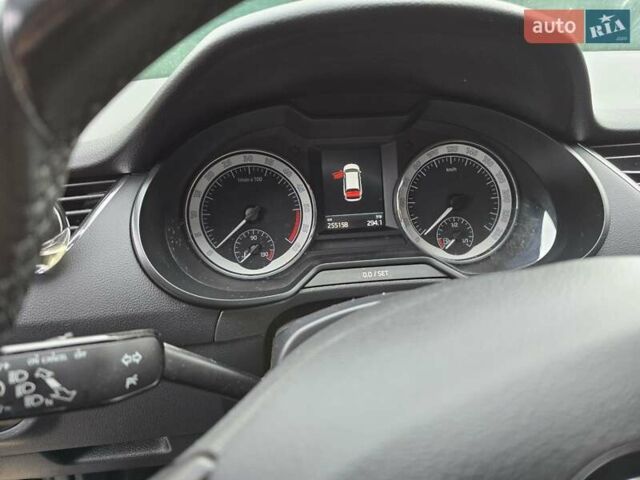 Чорний Шкода Октавія, об'ємом двигуна 1.6 л та пробігом 255 тис. км за 15700 $, фото 2 на Automoto.ua