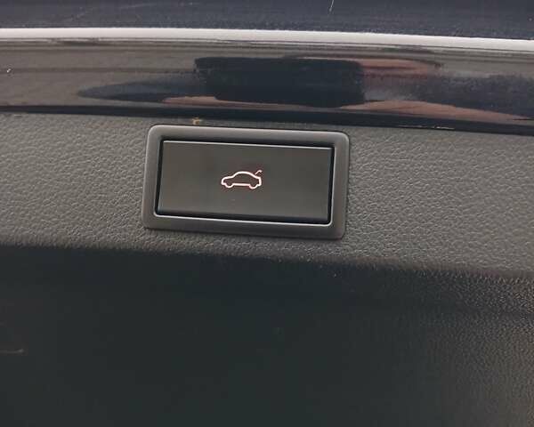 Черный Шкода Октавия, объемом двигателя 2 л и пробегом 168 тыс. км за 20699 $, фото 52 на Automoto.ua