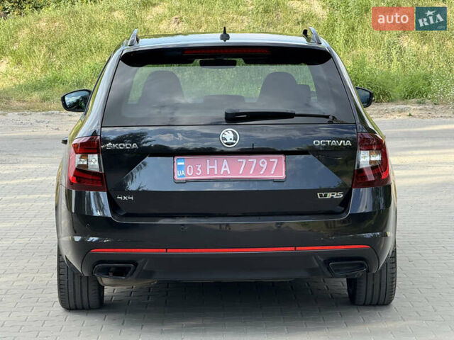 Черный Шкода Октавия, объемом двигателя 2 л и пробегом 245 тыс. км за 22300 $, фото 1 на Automoto.ua