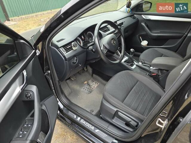 Чорний Шкода Октавія, об'ємом двигуна 1.6 л та пробігом 255 тис. км за 15700 $, фото 4 на Automoto.ua