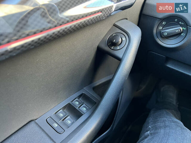 Черный Шкода Октавия, объемом двигателя 2 л и пробегом 245 тыс. км за 22300 $, фото 36 на Automoto.ua