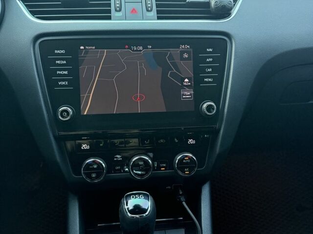 Черный Шкода Октавия, объемом двигателя 2 л и пробегом 320 тыс. км за 18000 $, фото 7 на Automoto.ua