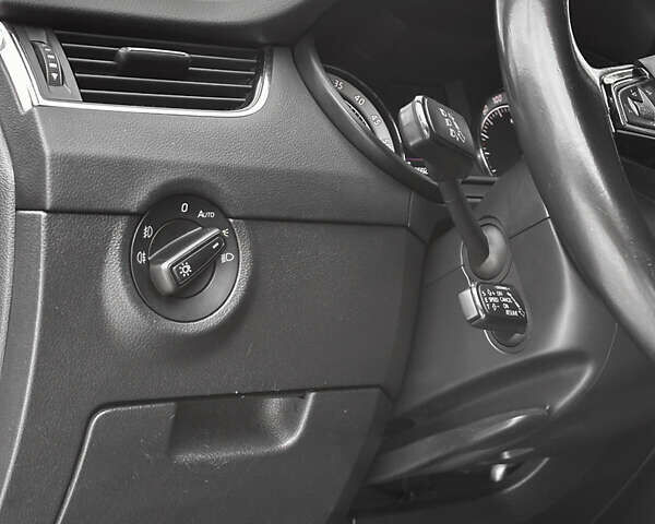 Черный Шкода Октавия, объемом двигателя 2 л и пробегом 230 тыс. км за 15500 $, фото 43 на Automoto.ua