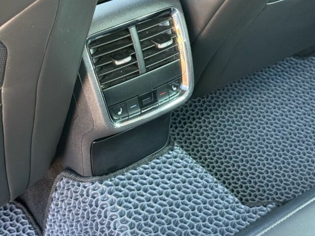 Черный Шкода Октавия, объемом двигателя 2 л и пробегом 200 тыс. км за 23500 $, фото 4 на Automoto.ua