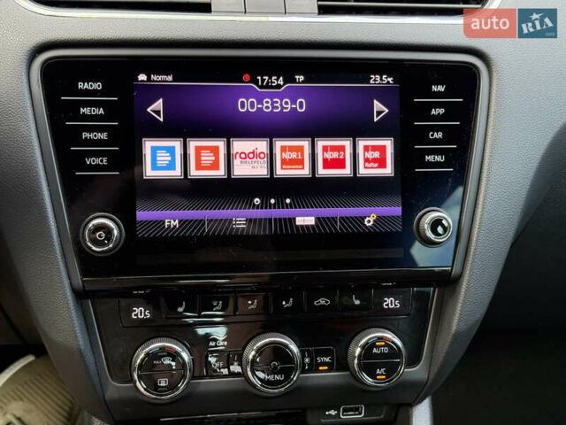 Черный Шкода Октавия, объемом двигателя 2 л и пробегом 245 тыс. км за 22300 $, фото 21 на Automoto.ua