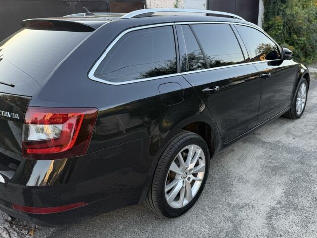 Черный Шкода Октавия, объемом двигателя 2 л и пробегом 320 тыс. км за 18000 $, фото 4 на Automoto.ua