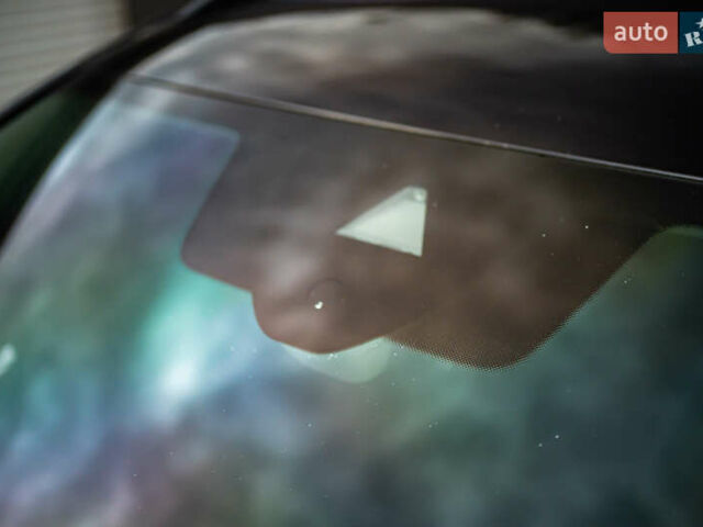 Черный Шкода Октавия, объемом двигателя 1.97 л и пробегом 183 тыс. км за 21400 $, фото 2 на Automoto.ua