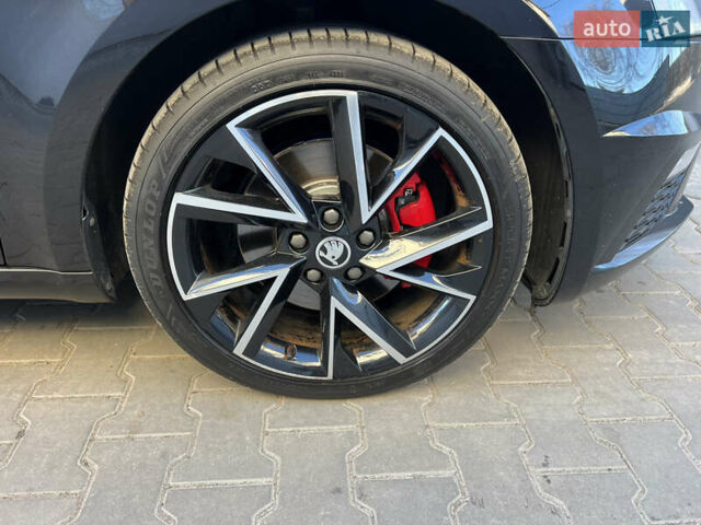 Черный Шкода Октавия, объемом двигателя 2 л и пробегом 245 тыс. км за 22300 $, фото 50 на Automoto.ua