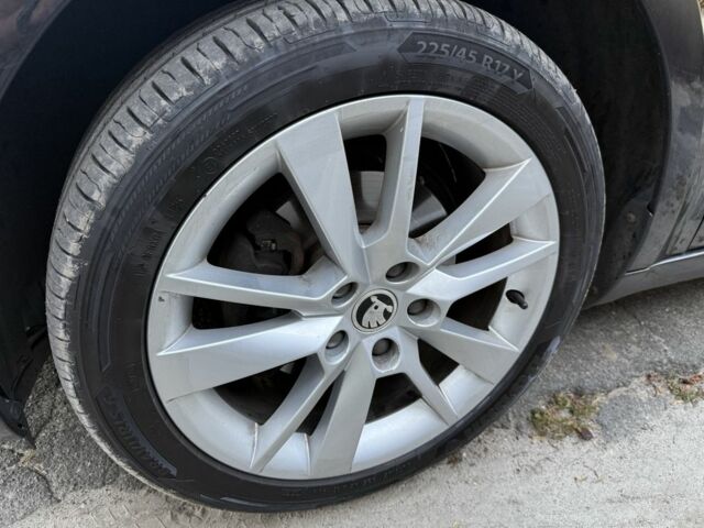 Черный Шкода Октавия, объемом двигателя 2 л и пробегом 320 тыс. км за 18000 $, фото 16 на Automoto.ua