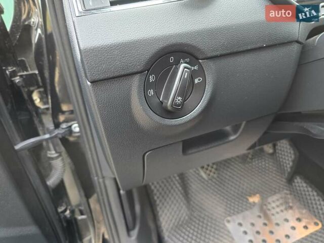 Чорний Шкода Октавія, об'ємом двигуна 1.6 л та пробігом 255 тис. км за 15700 $, фото 5 на Automoto.ua