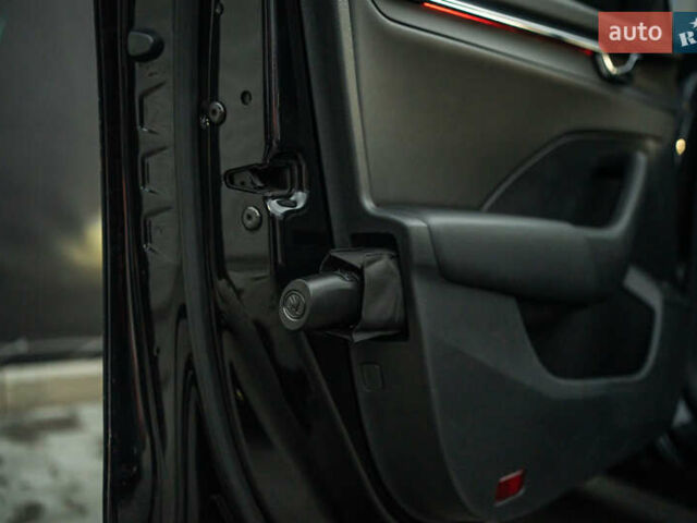 Черный Шкода Октавия, объемом двигателя 1.97 л и пробегом 183 тыс. км за 21400 $, фото 84 на Automoto.ua