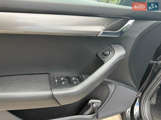 Чорний Шкода Октавія, об'ємом двигуна 1.97 л та пробігом 260 тис. км за 15500 $, фото 11 на Automoto.ua