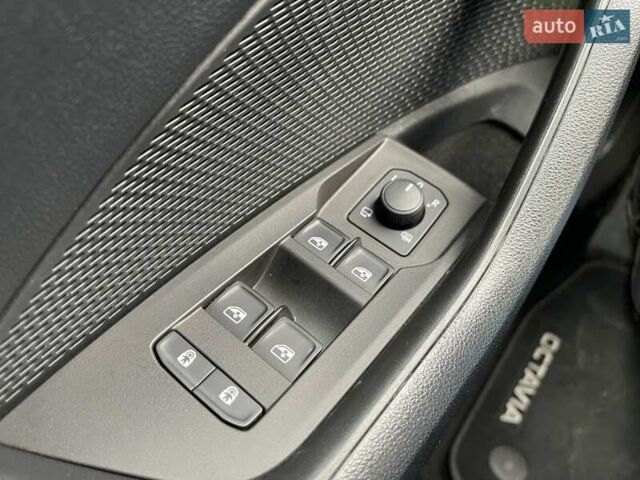 Черный Шкода Октавия, объемом двигателя 2 л и пробегом 233 тыс. км за 20200 $, фото 43 на Automoto.ua