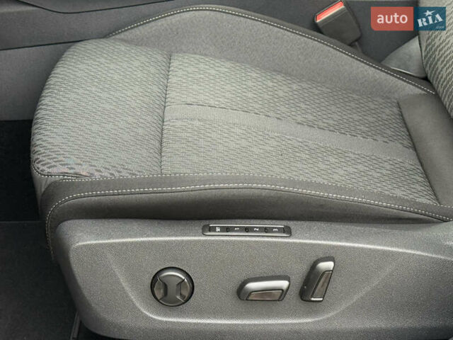 Черный Шкода Октавия, объемом двигателя 2 л и пробегом 182 тыс. км за 21700 $, фото 26 на Automoto.ua