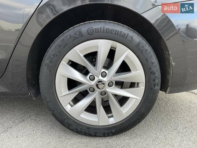 Черный Шкода Октавия, объемом двигателя 2 л и пробегом 233 тыс. км за 20200 $, фото 67 на Automoto.ua