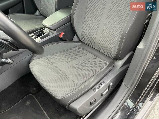 Черный Шкода Октавия, объемом двигателя 2 л и пробегом 233 тыс. км за 20200 $, фото 25 на Automoto.ua