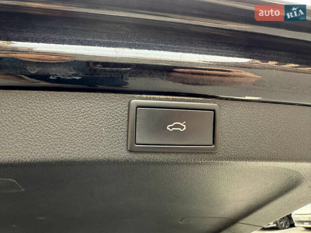 Черный Шкода Октавия, объемом двигателя 2 л и пробегом 214 тыс. км за 20500 $, фото 11 на Automoto.ua