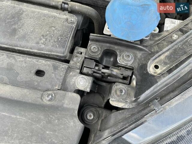 Черный Шкода Октавия, объемом двигателя 2 л и пробегом 233 тыс. км за 20200 $, фото 54 на Automoto.ua