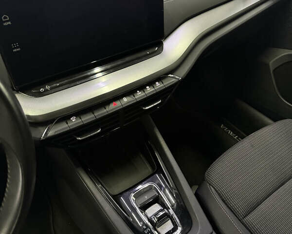 Шкода Октавія 2021 у Луцьку на Automoto.ua Чорний Шкода Октавія, об'ємом двигуна 2 л та пробігом 200 тис. км за 17900 $, фото 16 на Automoto.ua