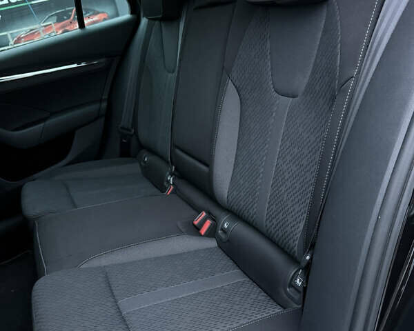 Чорний Шкода Октавія, об'ємом двигуна 2 л та пробігом 185 тис. км за 20990 $, фото 48 на Automoto.ua