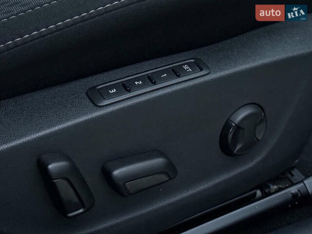 Черный Шкода Октавия, объемом двигателя 2 л и пробегом 185 тыс. км за 20890 $, фото 112 на Automoto.ua