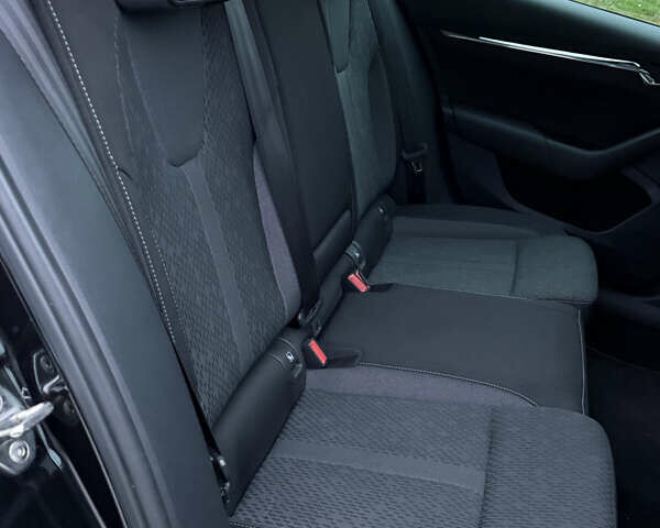 Черный Шкода Октавия, объемом двигателя 2 л и пробегом 185 тыс. км за 20890 $, фото 108 на Automoto.ua