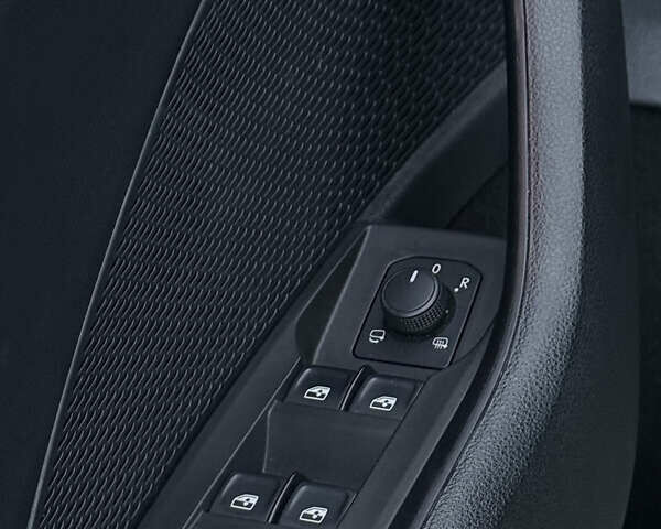 Черный Шкода Октавия, объемом двигателя 2 л и пробегом 185 тыс. км за 20890 $, фото 78 на Automoto.ua