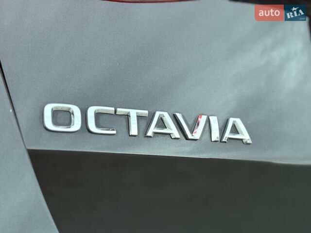 Черный Шкода Октавия, объемом двигателя 2 л и пробегом 185 тыс. км за 20890 $, фото 69 на Automoto.ua