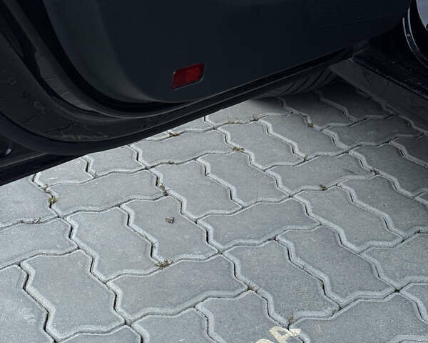 Черный Шкода Октавия, объемом двигателя 2 л и пробегом 185 тыс. км за 20890 $, фото 86 на Automoto.ua