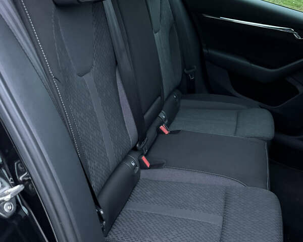 Чорний Шкода Октавія, об'ємом двигуна 2 л та пробігом 185 тис. км за 20990 $, фото 53 на Automoto.ua