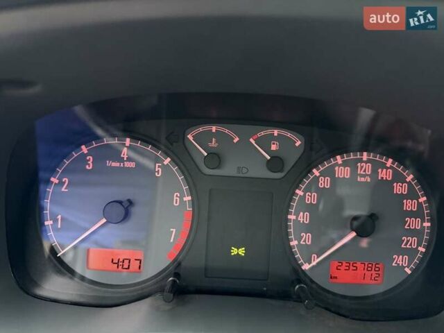 Черный Шкода Октавия, объемом двигателя 1.6 л и пробегом 235 тыс. км за 3450 $, фото 10 на Automoto.ua