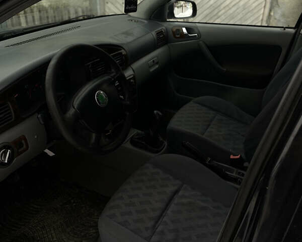 Черный Шкода Октавия, объемом двигателя 1.6 л и пробегом 250 тыс. км за 1850 $, фото 10 на Automoto.ua