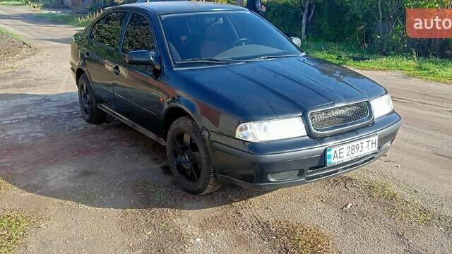 Чорний Шкода Октавія, об'ємом двигуна 1.6 л та пробігом 296 тис. км за 2700 $, фото 1 на Automoto.ua