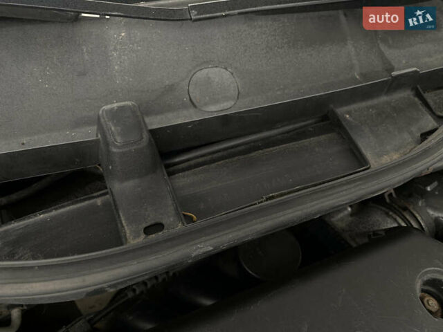 Черный Шкода Октавия, объемом двигателя 1.6 л и пробегом 250 тыс. км за 1850 $, фото 27 на Automoto.ua