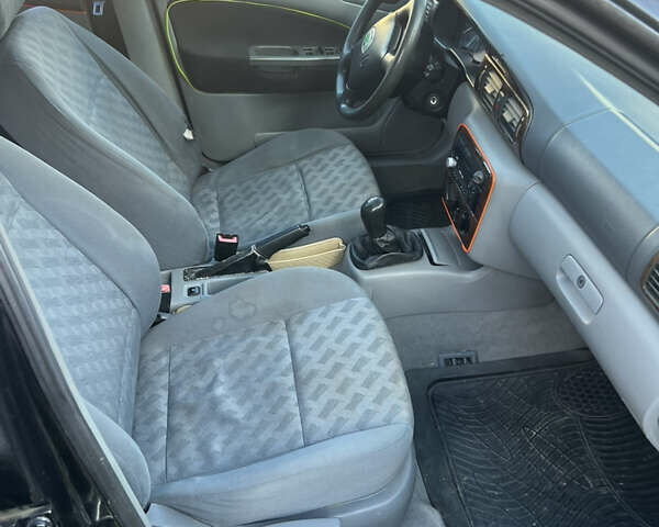 Черный Шкода Октавия, объемом двигателя 1.6 л и пробегом 200 тыс. км за 2300 $, фото 5 на Automoto.ua