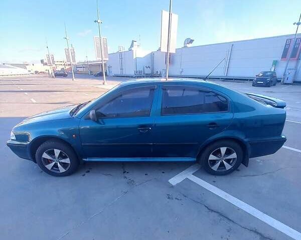 Черный Шкода Октавия, объемом двигателя 1.6 л и пробегом 290 тыс. км за 3999 $, фото 4 на Automoto.ua